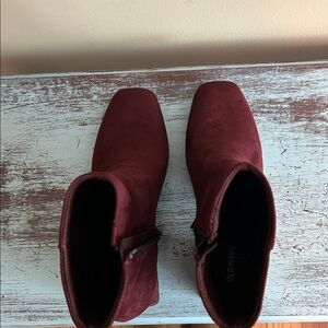 Women’s Burgundy Boots